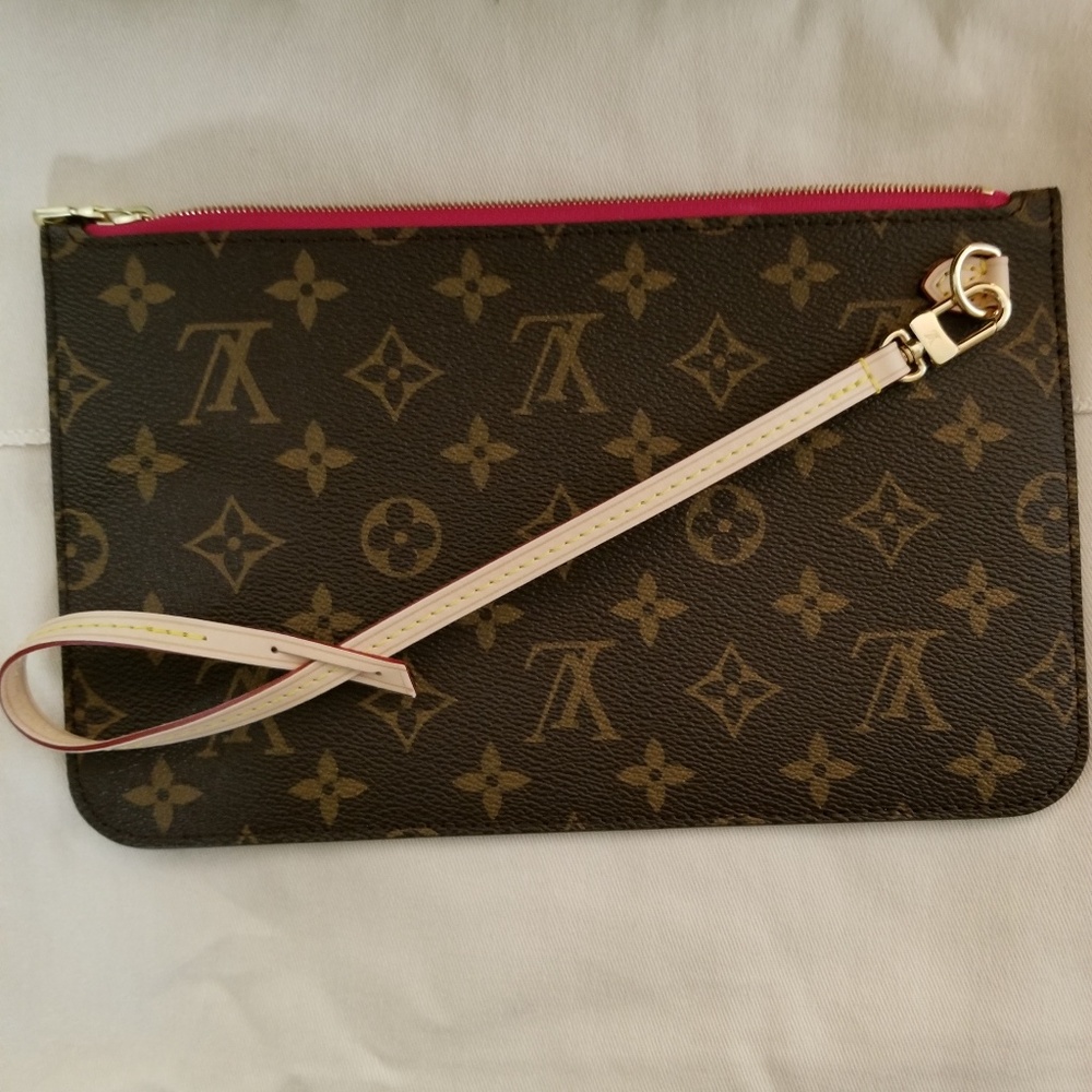 Louis Vuitton Neverfull Pouch MM